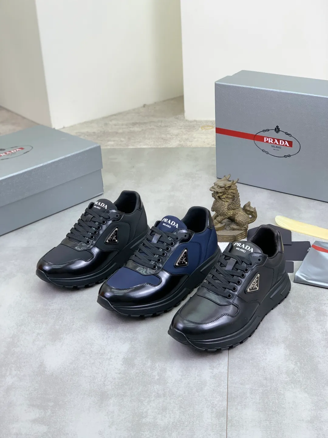 Men's shoes 💰P580💰 [New style] High version official website popular models are on the market, 🆘 The trendy brand (Prada) mainly promotes popular models, avant-garde and versatile fashionable men's shoes private version mold opening, cowhide surface splicing 1:1 replica... Fashion is simple, original imported cowhide and lining cowhide feet; the atmosphere and personality are more fashionable, eye-catching and pursuing class. It will subvert the old idea and be with you to spend time with you. A must-have for fashionistas! Must keep for yourself ! High-end comfort, high-end quality workmanship. Size: 38-45; multiple colors available.